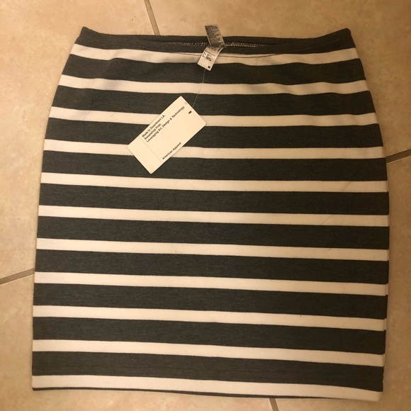 TWO PIECE MINI SKIRT - Picture 3 of 4